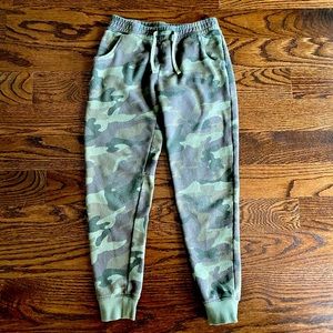Girls camo sweatpants